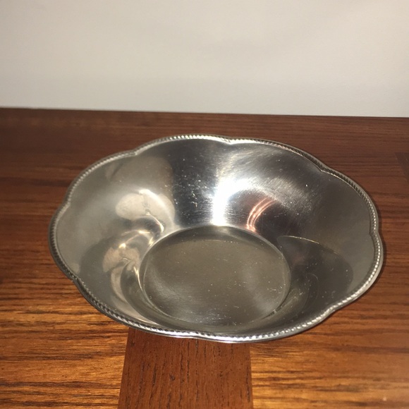 Vintage ALESSI 18/10 Scalloped Edge Serving Bowl